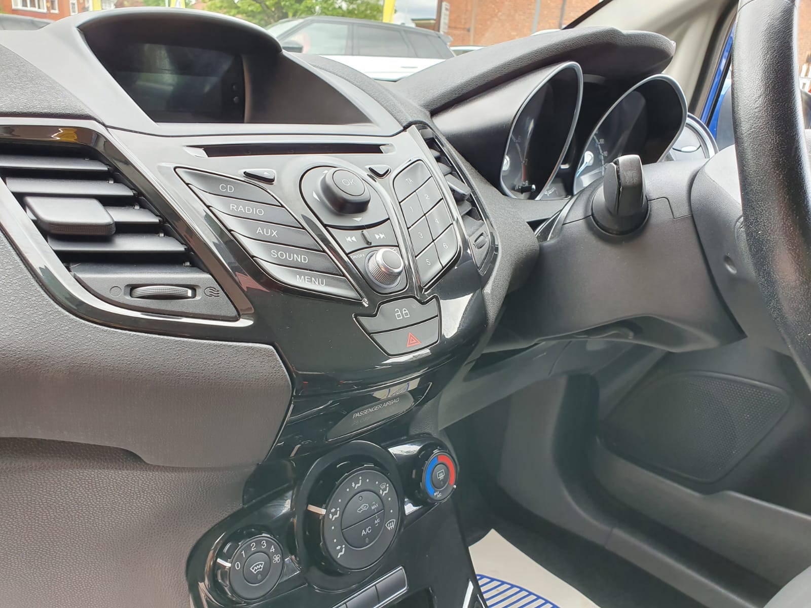 Ford Fiesta 1.0 ZETEC £0 Road Tax