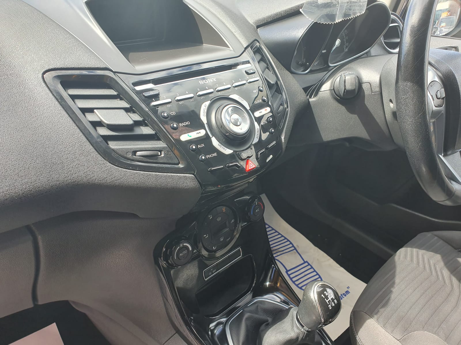 FORD FIESTA 1.0 ECO BOOST TITANIUM