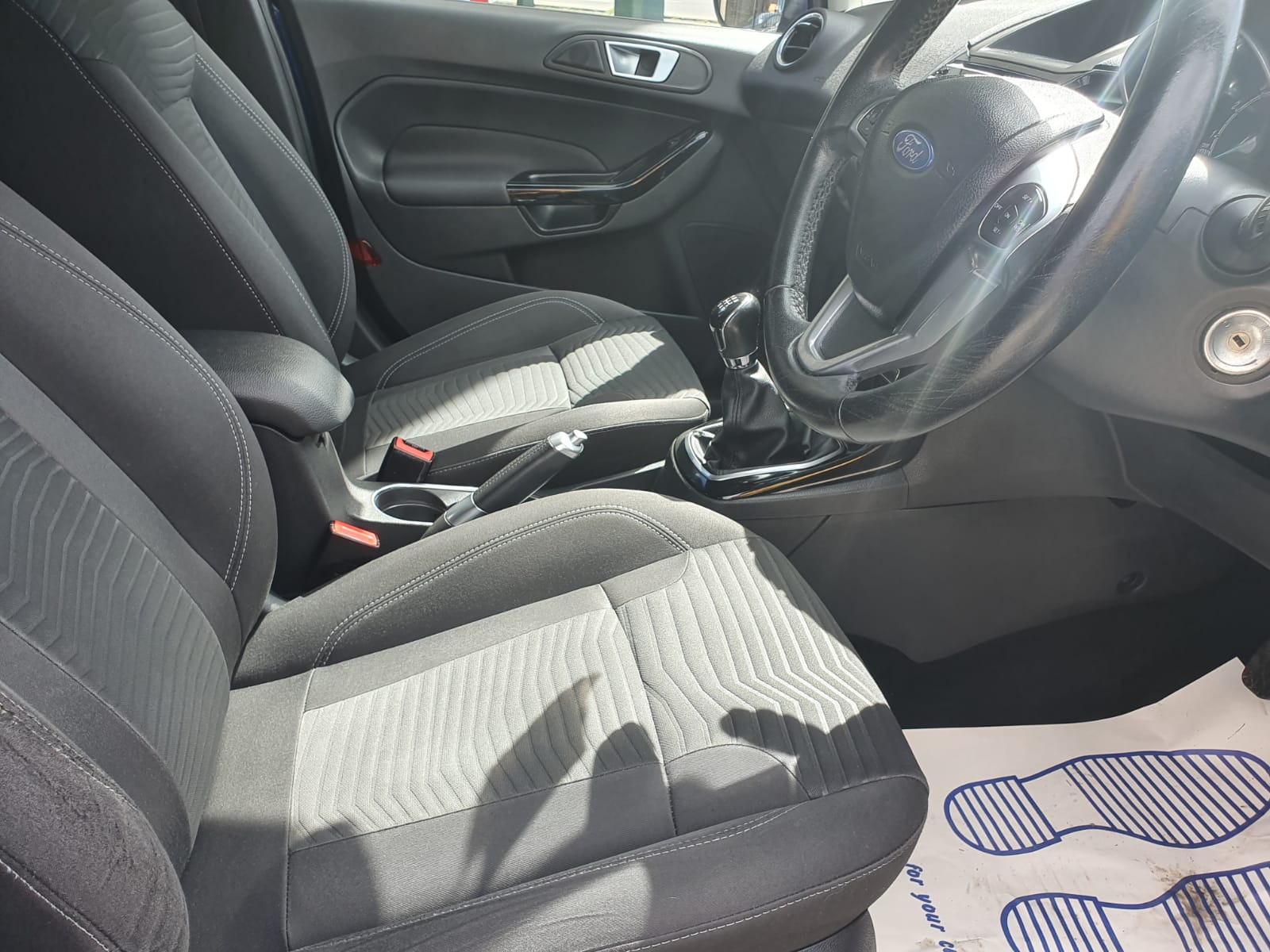 FORD FIESTA 1.0 ECO BOOST TITANIUM