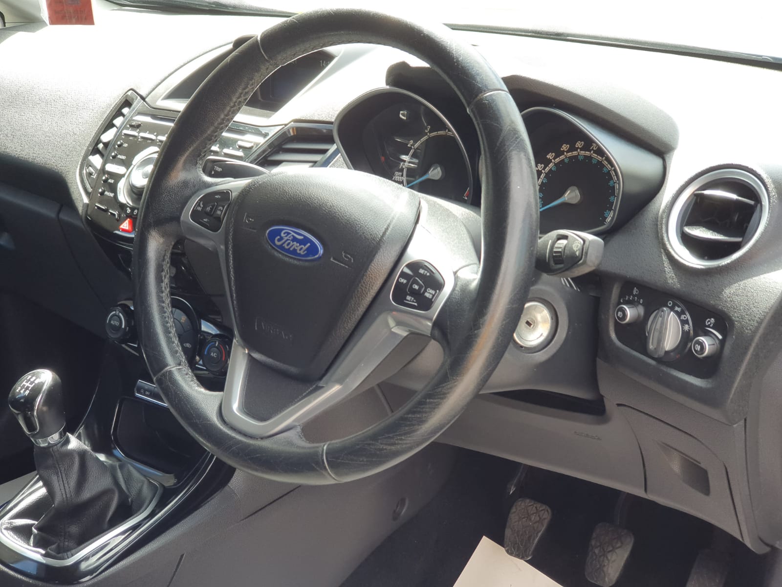 FORD FIESTA 1.0 ECO BOOST TITANIUM