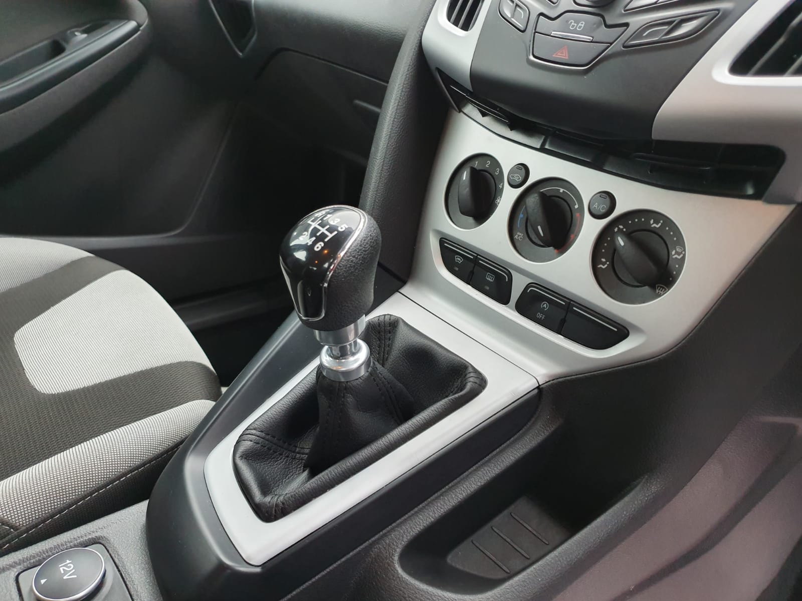 Ford Focus 1.6 Zetec 5dr