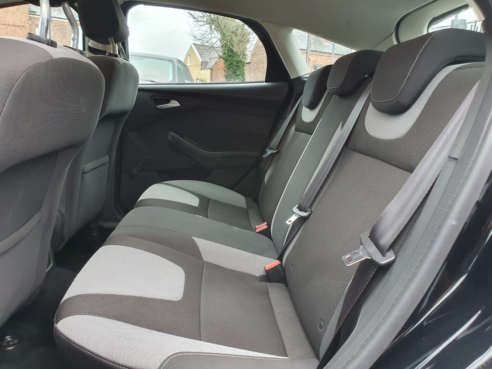 Ford Focus 1.6 Zetec 5dr