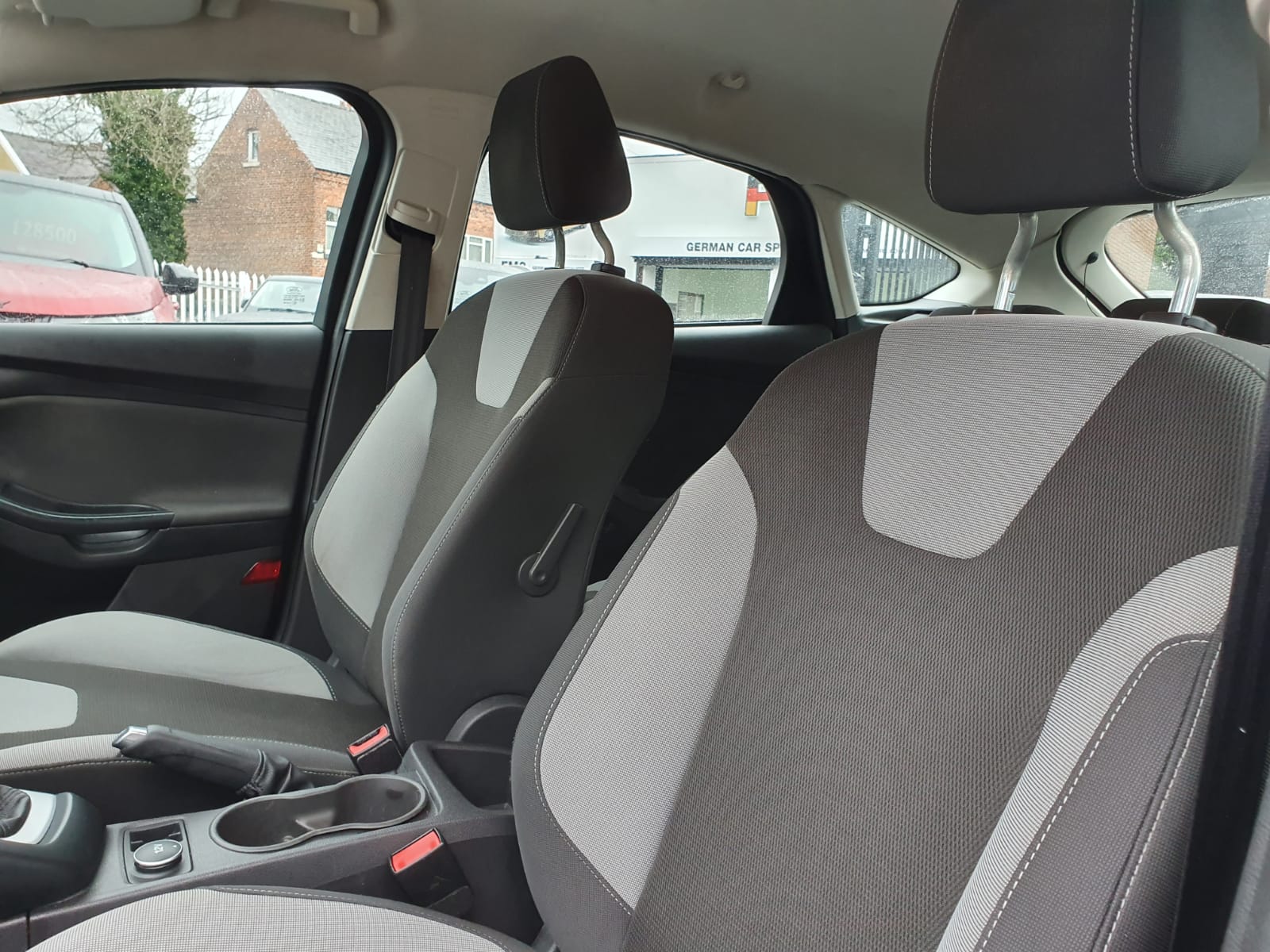 Ford Focus 1.6 Zetec 5dr