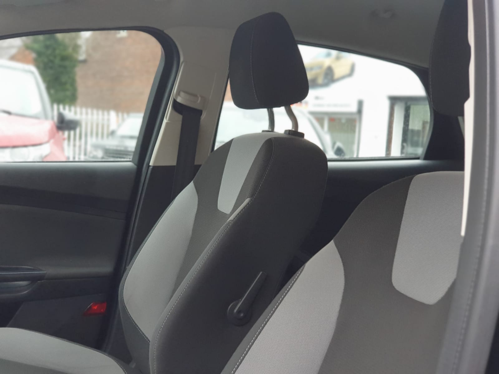 Ford Focus 1.6 Zetec 5dr