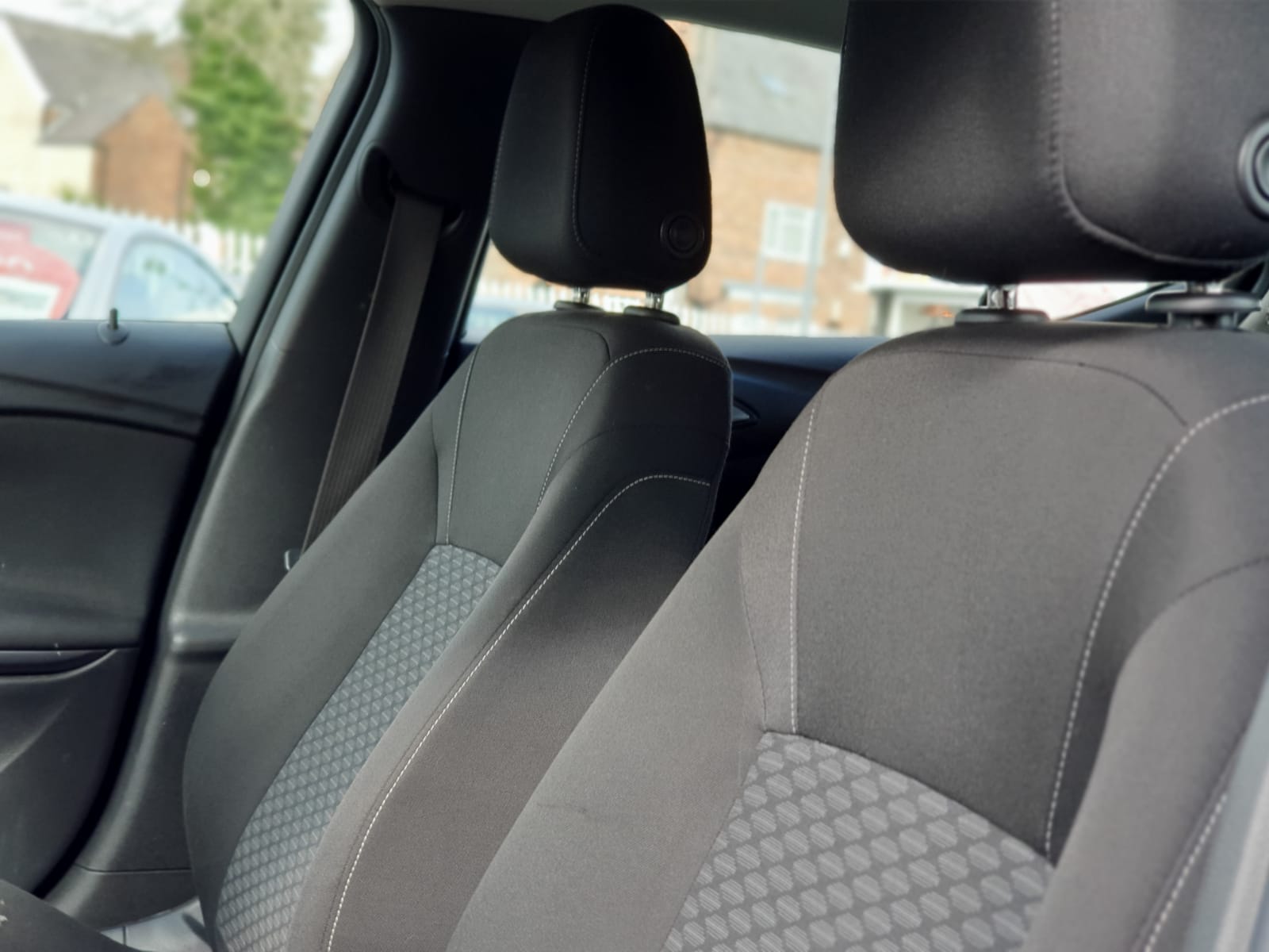 Vauxhall Astra 1.6 CDTi ecoTEC BlueInjection Design Euro 6 5dr