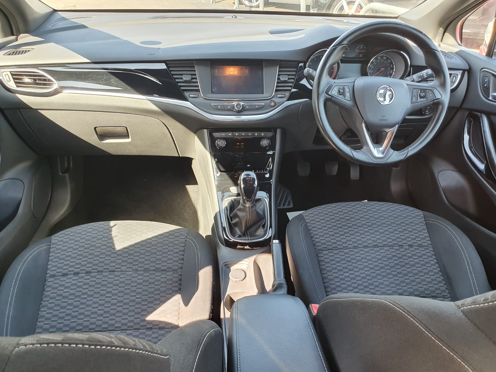 Vauxhall Astra 1.4i Turbo SRi Euro 6 5dr