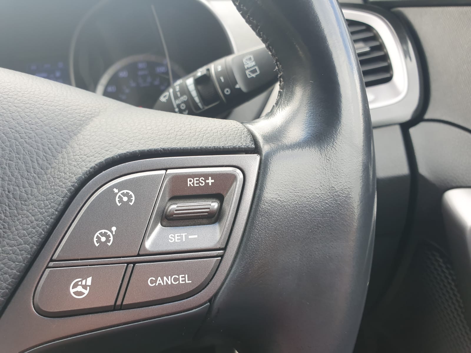 Hyundai Santa Fe 2.2 CRDi Premium 4WD 5dr (5 seat)