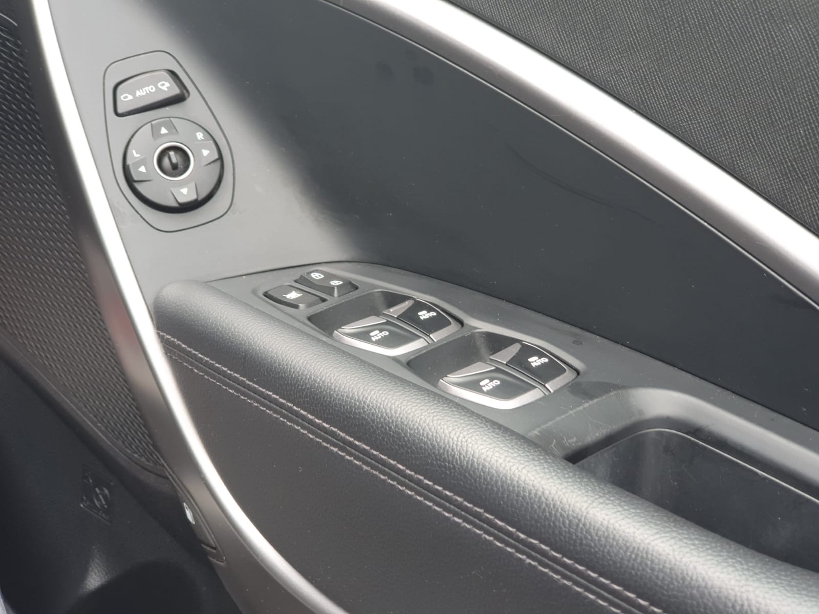 Hyundai Santa Fe 2.2 CRDi Premium 4WD 5dr (5 seat)