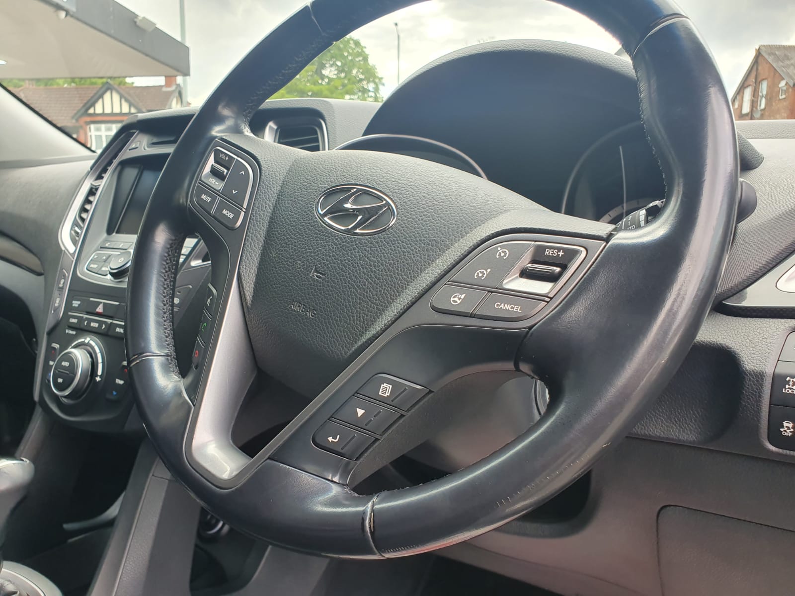 Hyundai Santa Fe 2.2 CRDi Premium 4WD 5dr (5 seat)