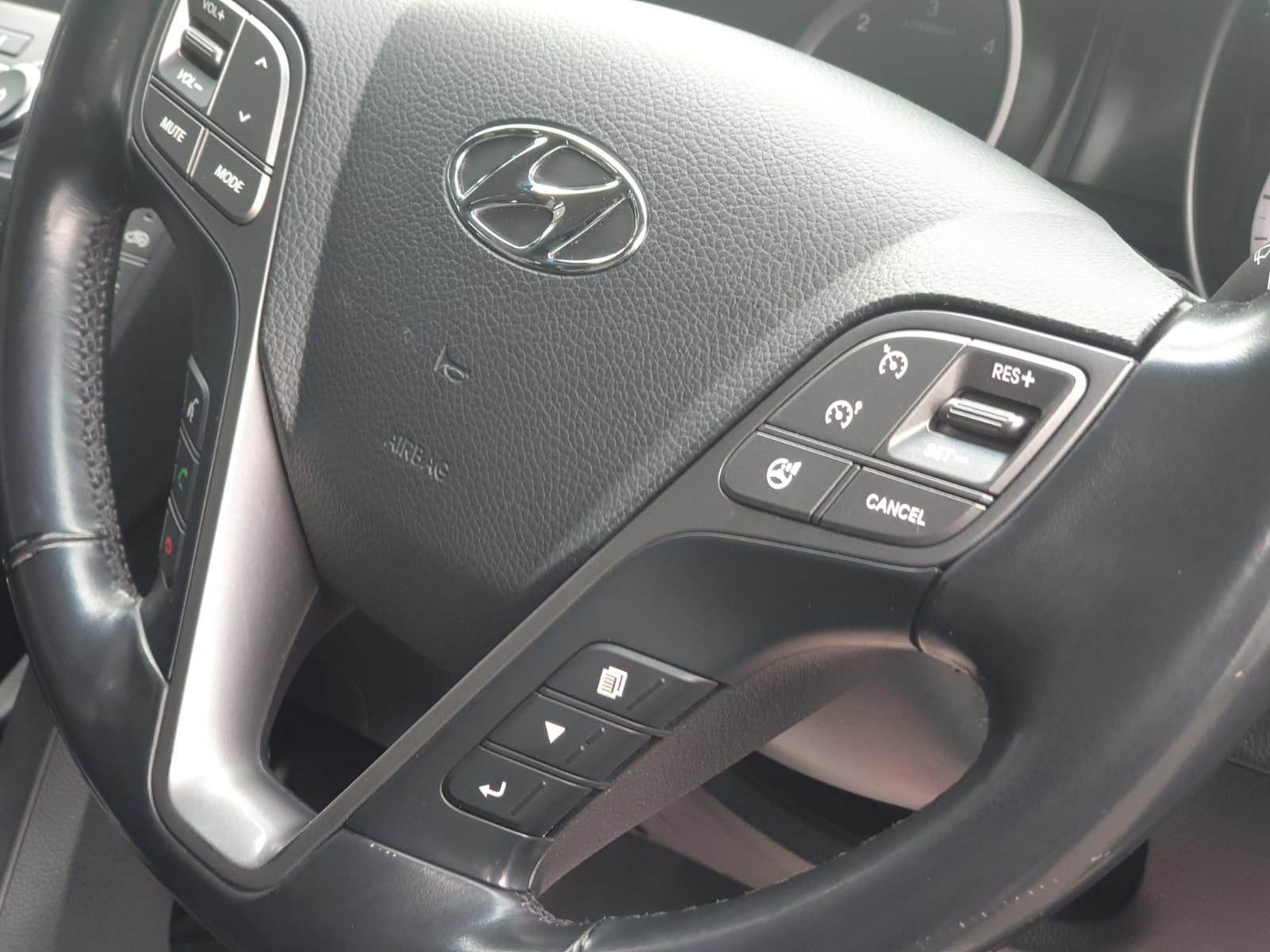 Hyundai Santa Fe 2.2 CRDi Premium 4WD 5dr (5 seat)