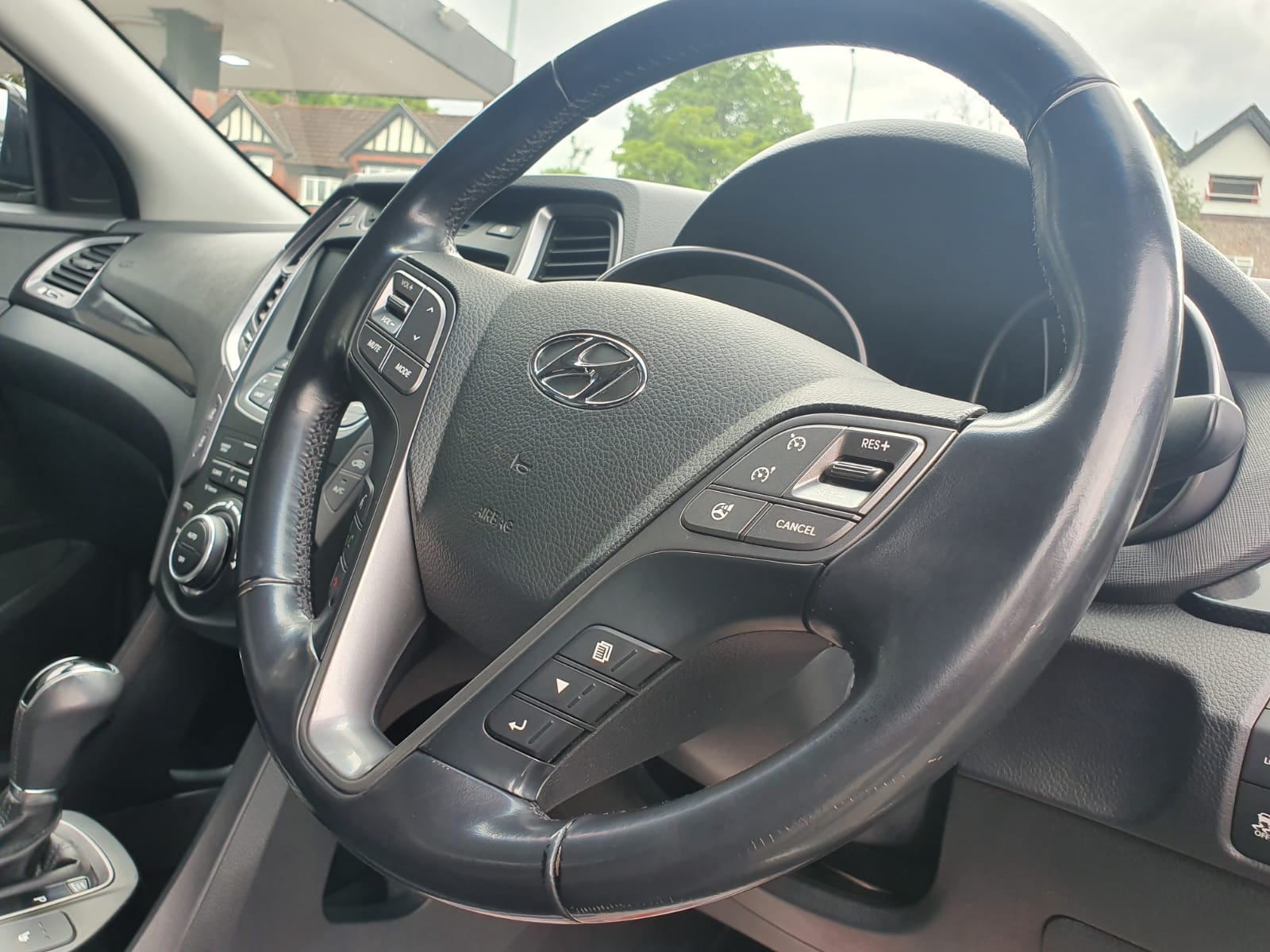 Hyundai Santa Fe 2.2 CRDi Premium 4WD 5dr (5 seat)