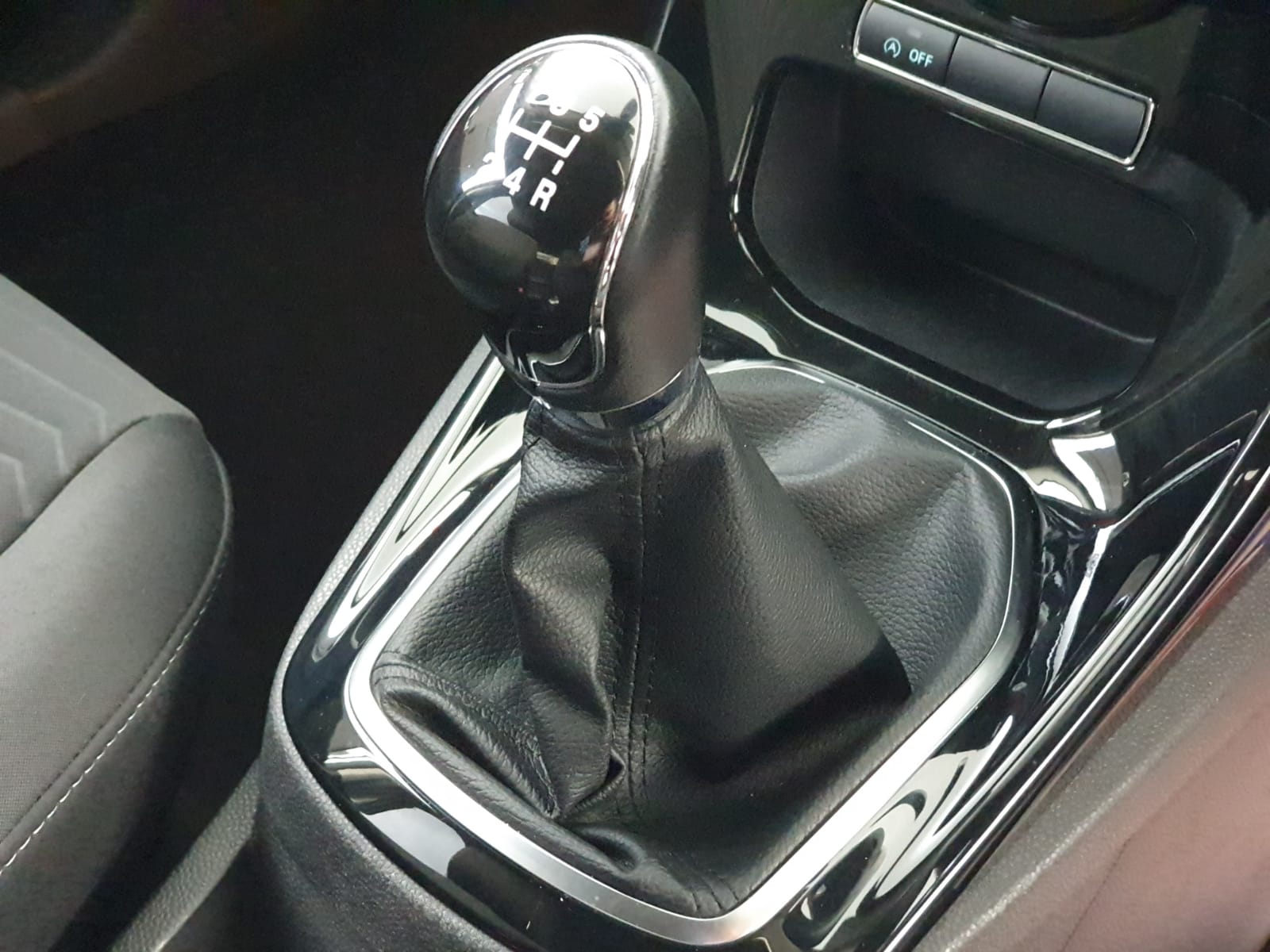 Ford Fiesta 1.0T EcoBoost Titanium (s/s) 5dr