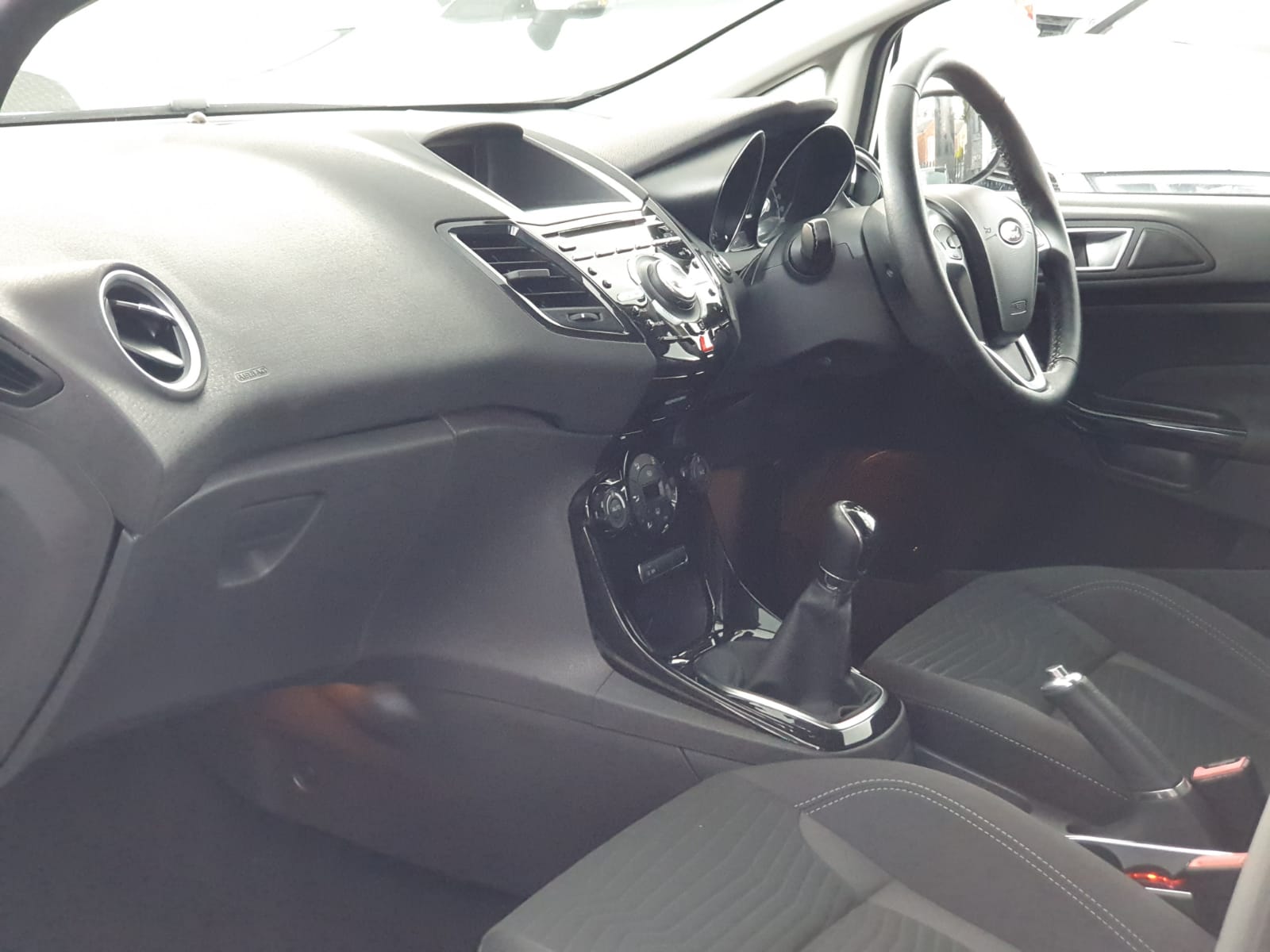 Ford Fiesta 1.0T EcoBoost Titanium (s/s) 5dr