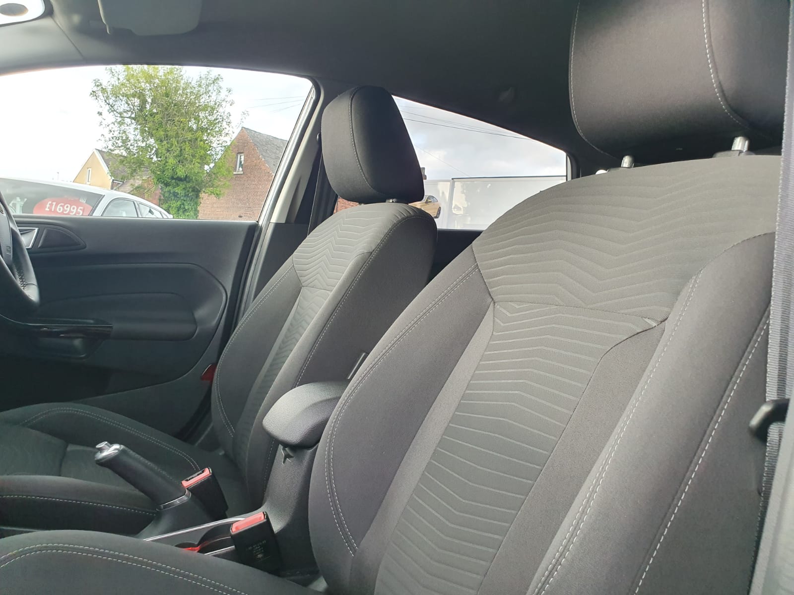Ford Fiesta 1.0T EcoBoost Titanium (s/s) 5dr