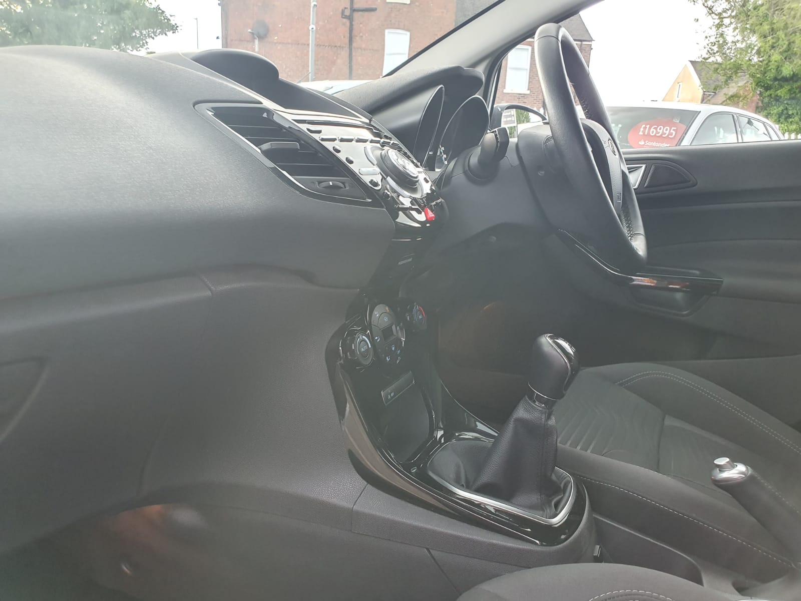 Ford Fiesta 1.0T EcoBoost Titanium (s/s) 5dr