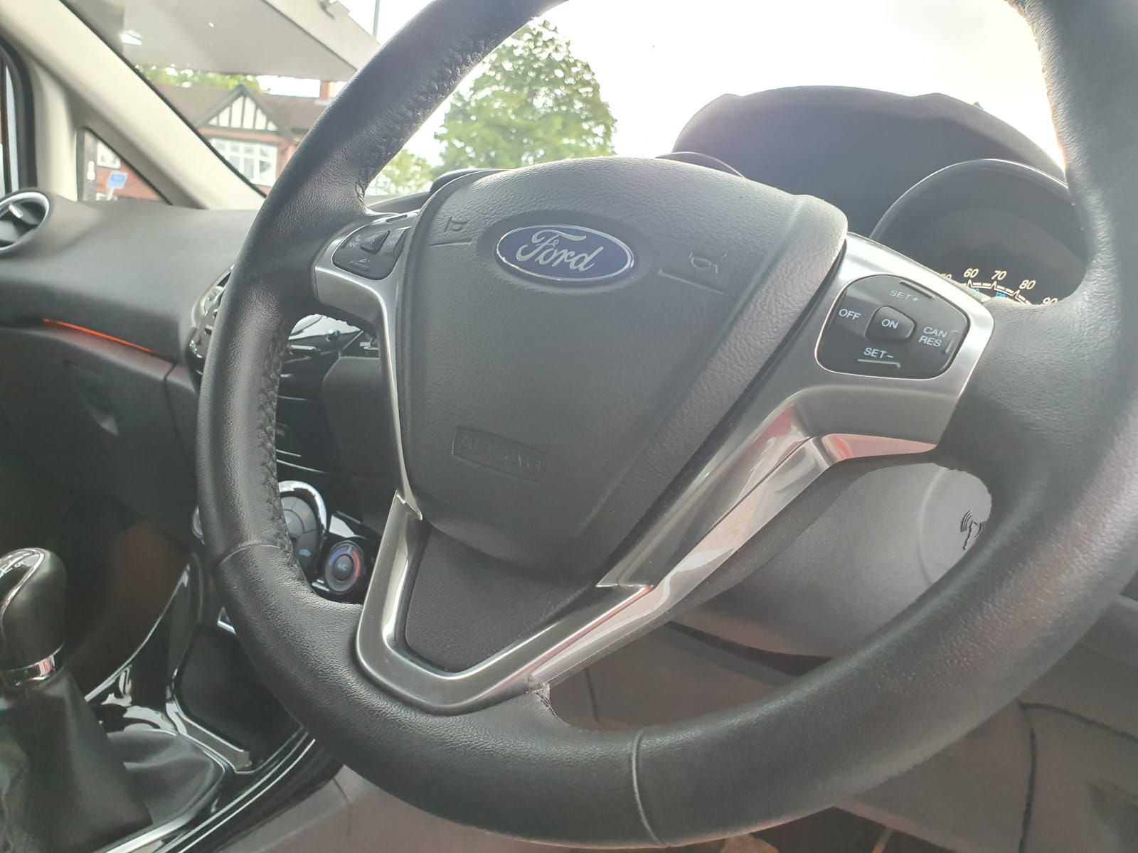 Ford Fiesta 1.0T EcoBoost Titanium (s/s) 5dr