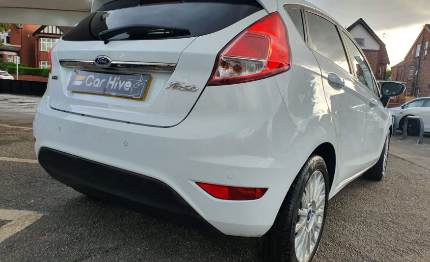 Ford Fiesta 1.0T EcoBoost Titanium (s/s) 5dr